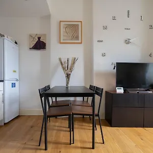  Apartment Cosy Leith Escape - United Kingdom